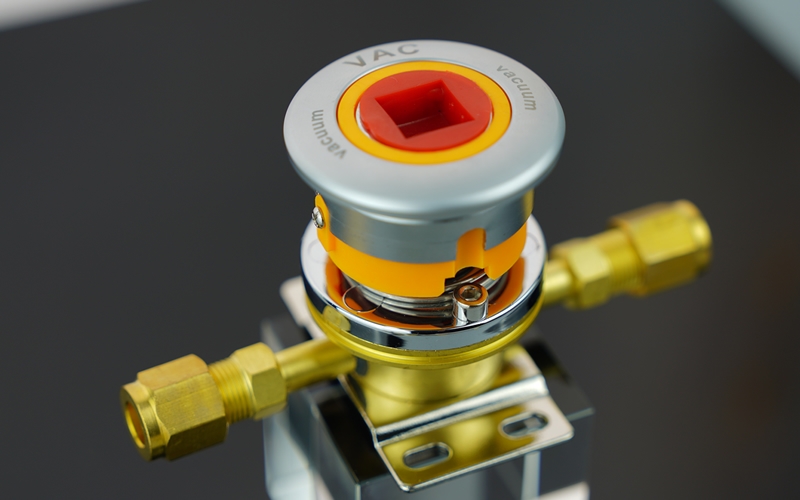 德標(biāo)氣體終端常用的有氧氣（O2）、吸引（VAC)、空氣(AIR)終端